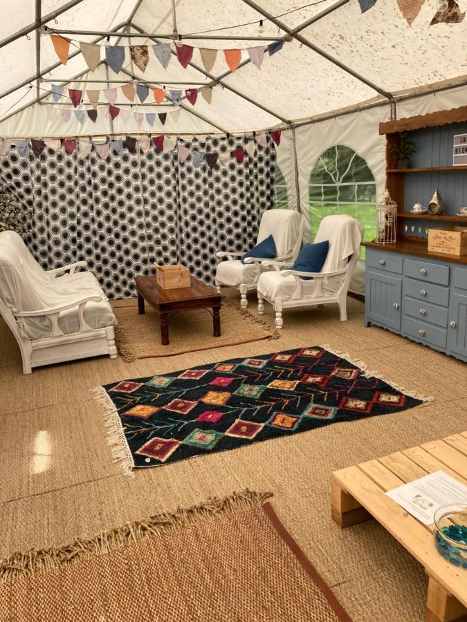 ホテル Au Pre Fleuri Eco Glamping Le Lindois エクステリア 写真