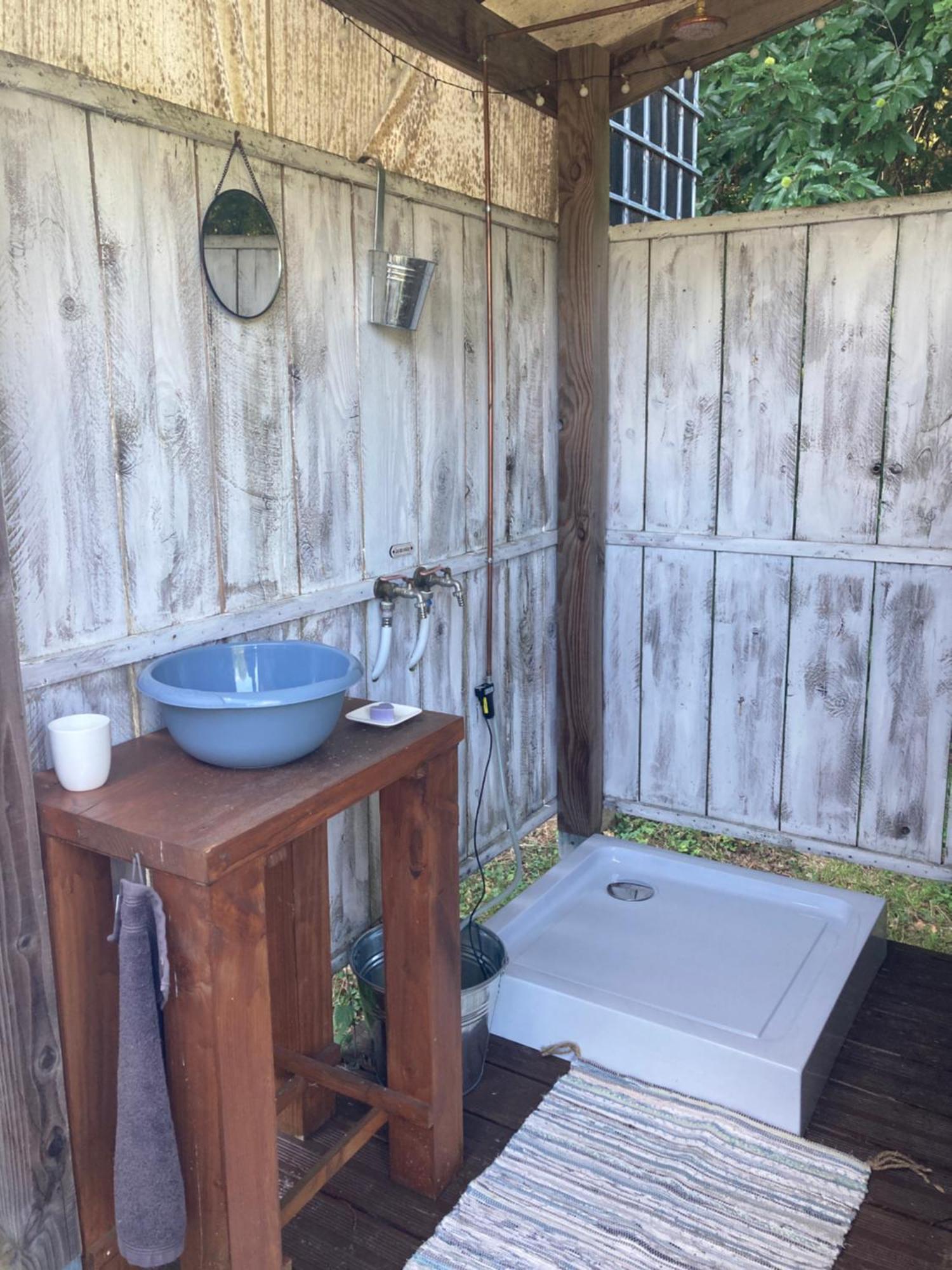 ホテル Au Pre Fleuri Eco Glamping Le Lindois エクステリア 写真