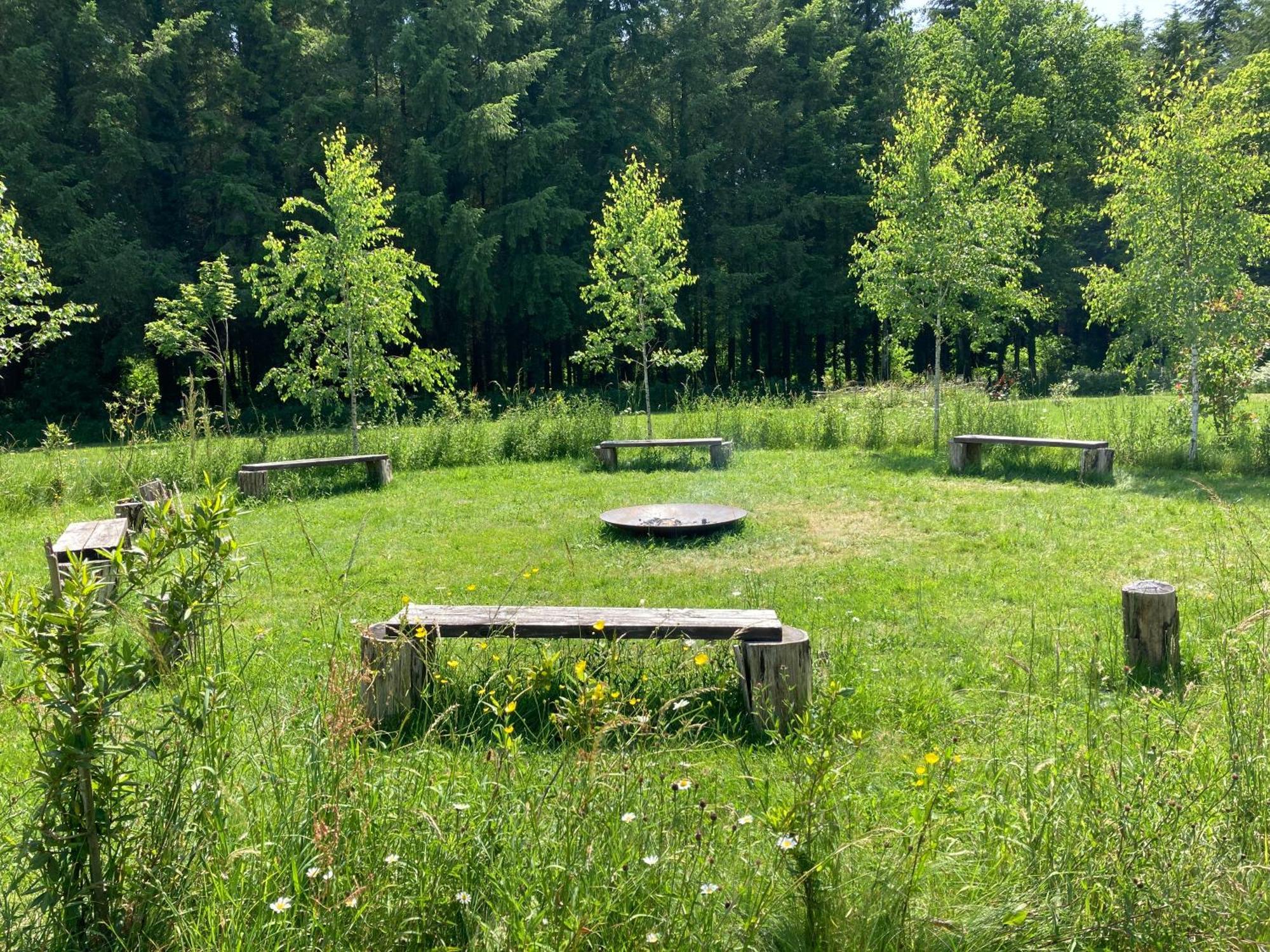 ホテル Au Pre Fleuri Eco Glamping Le Lindois エクステリア 写真