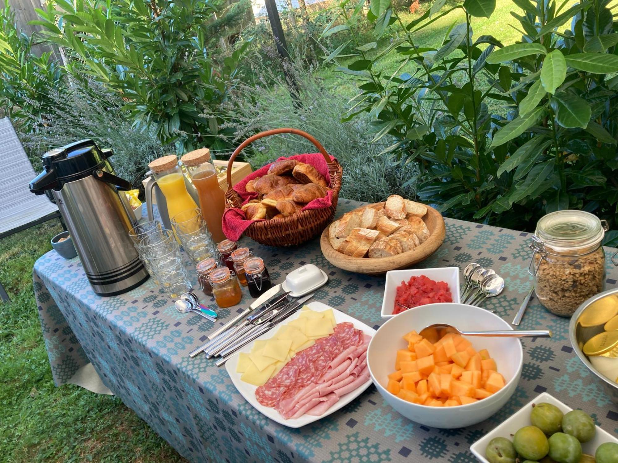 ホテル Au Pre Fleuri Eco Glamping Le Lindois エクステリア 写真